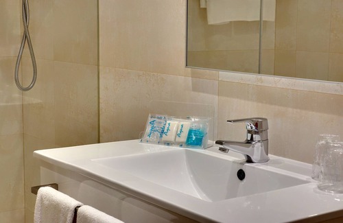 Vila Real Santo Antonio Hotel | Delightful Hotel Alba: 4-Star Getaway with Spa & Pool