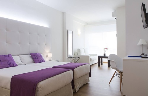 L'Albufereta Hotel | Discover Comfort at Hotel Albahia with Pool and Spa