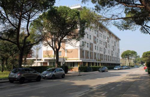 Carpenedo Hotel | Inviting Hotel Albatros: 4-Star Stay with Family-Friendly Amenities