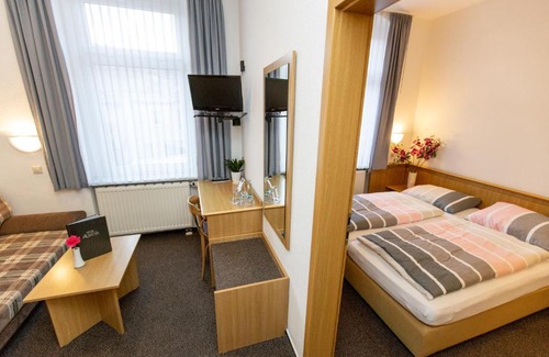 Furstenwalde/Spree Hotel | Hotel Albena: Family-Friendly Retreat with Pet Amenities
