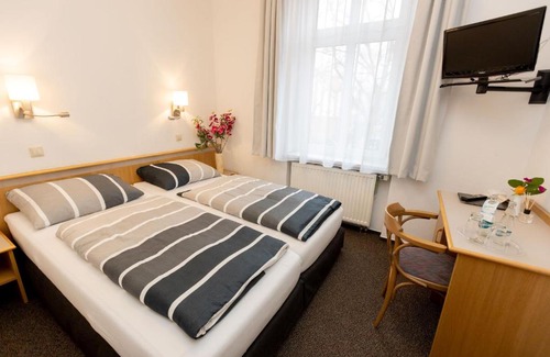 Furstenwalde/Spree Hotel | Hotel Albena: Family-Friendly Retreat with Pet Amenities