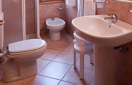 Bossico Hotel | Top-Rated Hotel Albergo Al Milano with Family-Friendly Amenities