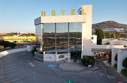 Queretaro Hotel | Relax at Hotel Alcampo: 4-Star Comfort with Amenities