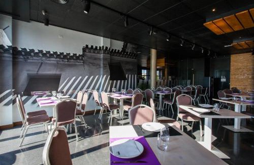 Mula Hotel | Hotel Alcazar: Pet-Friendly Retreat with Breakfast Included