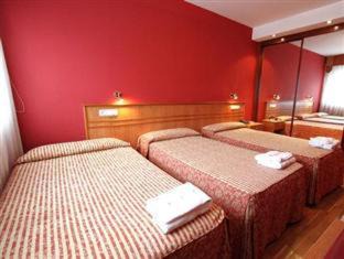 La Corredoria y Ventanielles Hotel | Budget-Friendly Hotel Alda Estación Oviedo for Families