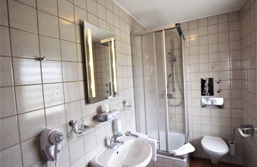 Sielmingen House | Cozy Hotel Alena: Family-Friendly with Breakfast Included