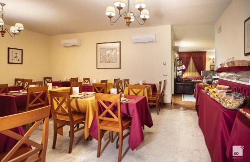 Pisa City Centre Hotel | Comfortable Stay at Hotel Alessandro Della Spina with Breakfast