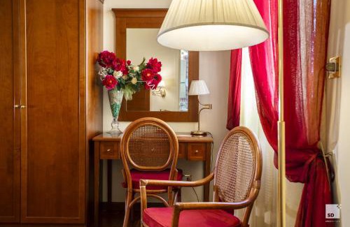 Pisa City Centre Hotel | Comfortable Stay at Hotel Alessandro Della Spina with Breakfast