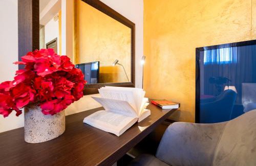 Downtown Hotel | Experience Comfort at Hotel Alexandar Lux with Ocean Views