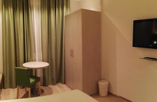 Centro Urbano Hotel | Comfortable Stay at Hotel Alexander with Pet-Friendly Amenities