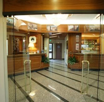 Centro Urbano Hotel | Comfortable Stay at Hotel Alexander with Pet-Friendly Amenities