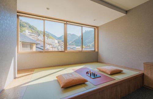 Kita Ward Hotel | Discover HOTEL ALGO: Family-Friendly with Top Ratings