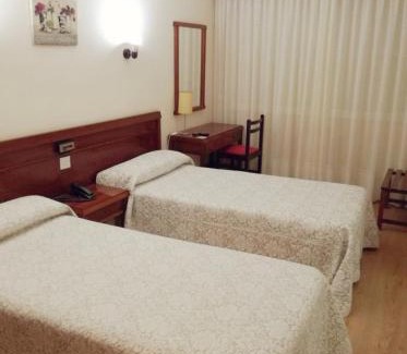 Ferrol Hotel | Family-Friendly Hotel Almendra with Top Amenities