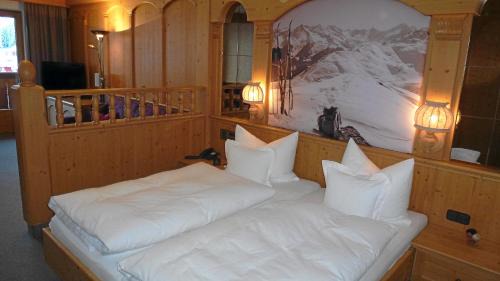 Hochfugen Hotel | Discover Hotel Almhof: Family-Friendly with Hot Tub Amenities