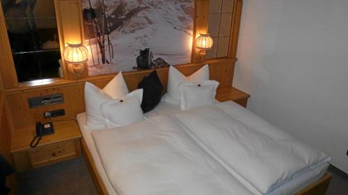 Hochfugen Hotel | Discover Hotel Almhof: Family-Friendly with Hot Tub Amenities