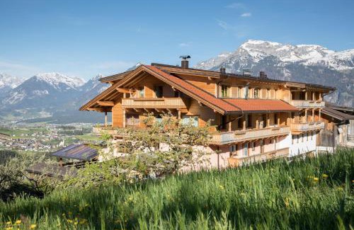 Reith im Alpbachtal Hotel | Pet-Friendly Retreat at Hotel & Alpengasthof Pinzgerhof