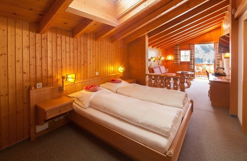 Grindelwald Hotel | Tranquil Retreat at Hotel Alpenhof with Spa & Family Dining