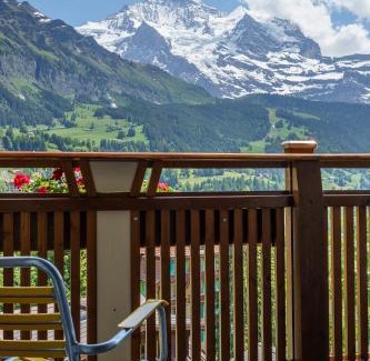 Wengen Hotel | Elegant Hotel Alpenruhe - Vintage Design & Pet Friendly Stay
