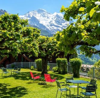 Wengen Hotel | Elegant Hotel Alpenruhe - Vintage Design & Pet Friendly Stay