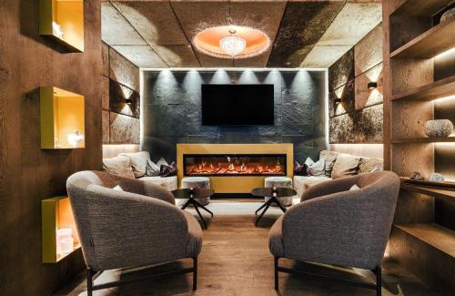 Ischgl Hotel | Discover Hotel Alpina: 4-Star Retreat with Spa and Hot Tub