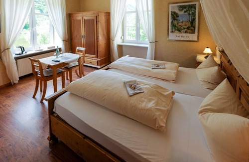 Ediger Hotel | Discover Comfort at Hotel Alte Bürgermeisterei with Breakfast