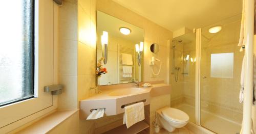 Ginsheim-Gustavsburg Hotel | Discover Hotel Alte Post Garni with Oceanfront Pools