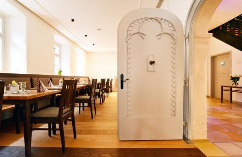 Wolframs-Eschenbach Hotel | Unforgettable Stays at Hotel Alte Vogtei - Guest Rated 9.1
