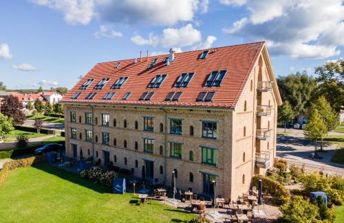 Neustrelitz Hotel | Discover Hotel Alter Kornspeicher with Oceanfront Bliss
