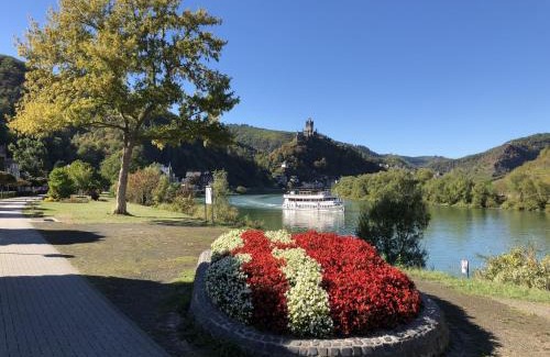 Cochem Hotel | Discover Altes Winzerhaus: Guest Rated 9/10 for Comfort