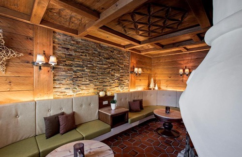 Altmuenster Hotel | Hotel Altmünsterhof: Oceanfront Retreat with Hot Tub Access