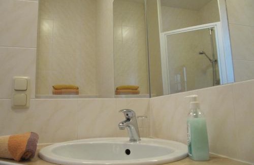 Coppenbrugge Hotel | Convenient Hotel am Bahnhof with Family-Friendly Amenities