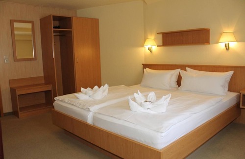 Oybin Hotel | Family-Friendly Retreat at Hotel am Berg Oybin - 8.6/10 Rated