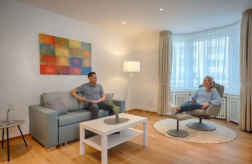 Steele Hotel | Discover Comfort at Hotel Am Brinkerplatz with Breakfast & More