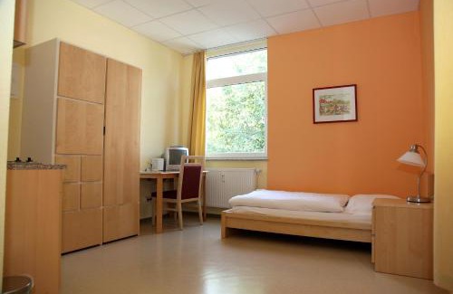 Innenstadt Hotel | Cozy Hotel am Charlottenplatz: Family-Friendly Retreat