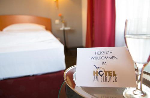 Finkenwerder Hotel | Inviting Hotel AM ELBUFER with Breakfast & Great Reviews