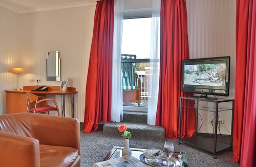 Finkenwerder Hotel | Discover Hotel AM ELBUFER: Family-Friendly with Breakfast