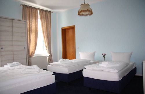 Prieros Hotel | Relax at Hotel am Fluss with Pool and Family-Friendly Amenities