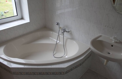 Prieros Hotel | Relax at Hotel am Fluss with Pool and Family-Friendly Amenities