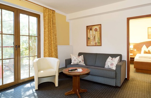 Bornstedt Hotel | Highly Rated Hotel am Katharinenholz Potsdam with Breakfast