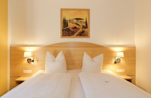 Bornstedt Hotel | Highly Rated Hotel am Katharinenholz Potsdam with Breakfast