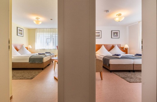 Ueberlingen House | Inviting Hotel am Kirchplatz: Family-Friendly with Breakfast