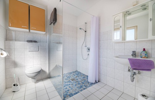 Ueberlingen House | Inviting Hotel am Kirchplatz: Family-Friendly with Breakfast