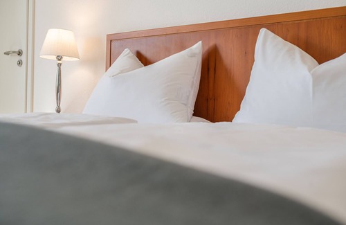Ueberlingen House | Inviting Hotel am Kirchplatz: Family-Friendly with Breakfast