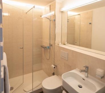 Kahl Hotel | Explore Hotel Am Leinritt: Family-Friendly with Pool Access