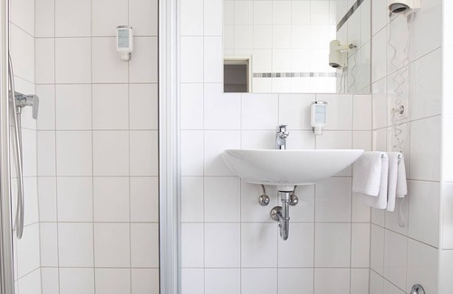 Giessen Hotel | Discover Comfort at Hotel am Ludwigsplatz with Breakfast & More