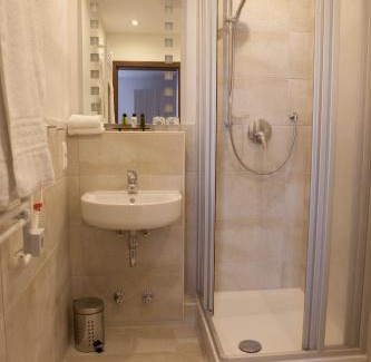 Cochem Hotel | Inviting Hotel am Markt with Breakfast & Child-Friendly Amenities
