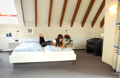 Dinslaken Hotel | Inviting Hotel am Park: Family-Friendly with Delicious Dining