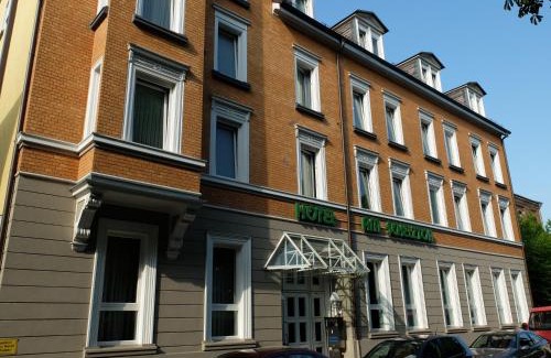 Innenstadt Hotel | Family-Friendly Stay at Hotel am Schelztor with Breakfast