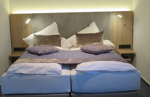 Harleshausen Hotel | Discover Comfort at Hotel Am Sonnenhang with Spa & Breakfast