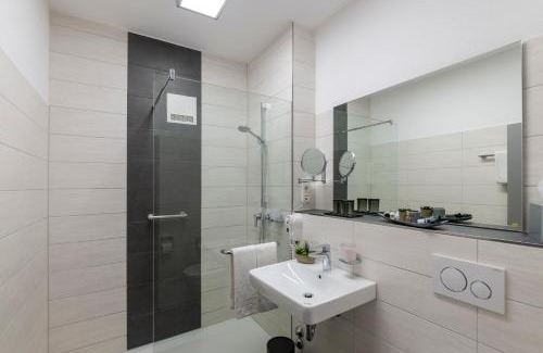 Radolfzell am Bodensee Hotel | Discover Hotel am Stadtgarten: Family-Friendly Comfort Awaits